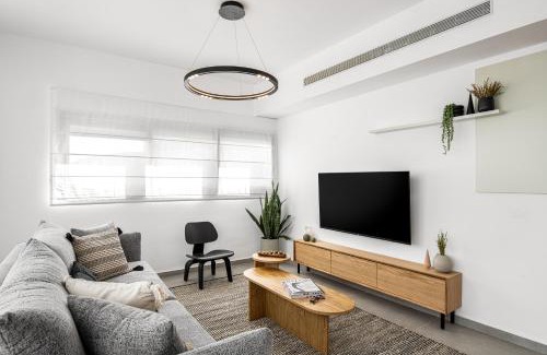 Tel Aviv City Center Apartment | Mate GEORGE - By HOMY