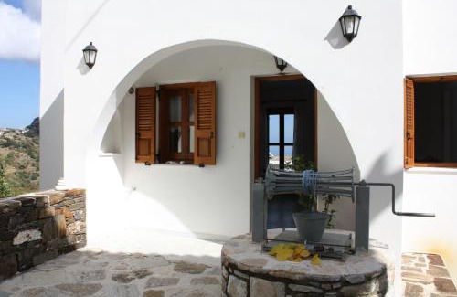 Koronos Apartment | Matina - Stavros Traditional Houses
