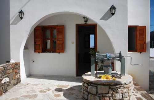 Koronos Apartment | Matina - Stavros Traditional Houses