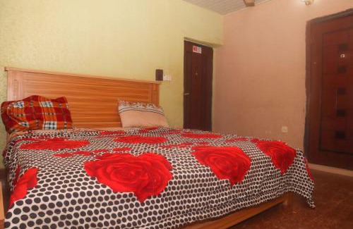 Ado House | Matmonic Guesthouse Nyanya