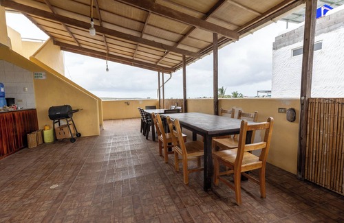 Puerto Ayora Apartment | Matrimonial BED & TWO Twin Beds OR Four Twin Beds Room With Private Bathroom