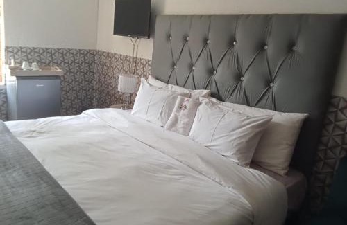 Krugersdorp Apartment | MAU Cottage