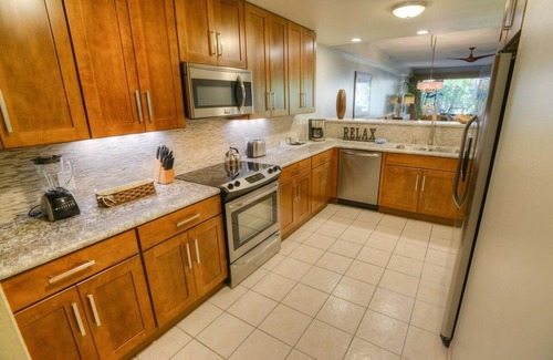 Kahana Resort | Maui 1 Bedroom Sleeps 4