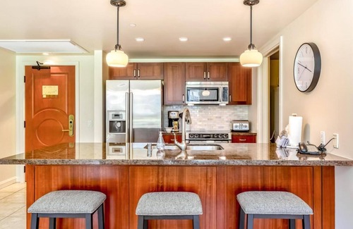 Honokowai Resort | Maui Lahaina Resort 2 Bedroom Sleeps 6