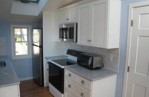 Mashpee Cottage | Maushop Detached Oceanfront Cottage steps to beach & ocean views from every room
