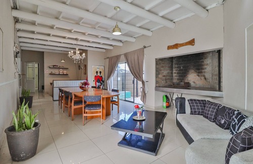 Belville House | Mauya Guesthouse