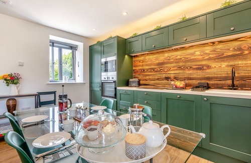 Barnstaple House | Mavis Cottage - Swanmoor Grange