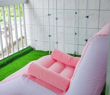 Douala Apartment | Maxim Hous, Central au Rond point Maetur Bonamoussadi, Fibre Optique, Groupe électrogène, Forage, Parking, Netflix, Canal Sat, Balcon emmenagé