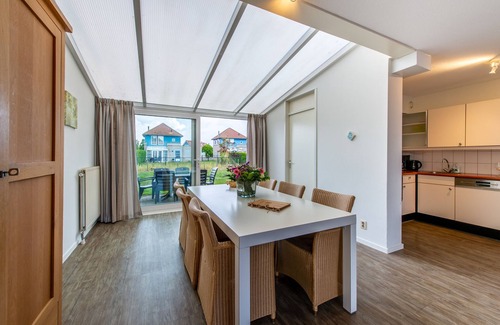 Hoofdplaat House | Maxime 207 - Kustpark Village Scaldia - Large detached holiday villa with spacious garden