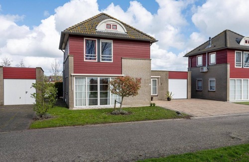 Hoofdplaat House | Maxime 296 - Kustpark Village Scaldia - Large detached holiday villa directly at the lake with spacious garden