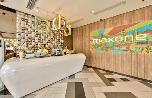 Melawai Hotel | Maxone Premier Melawai