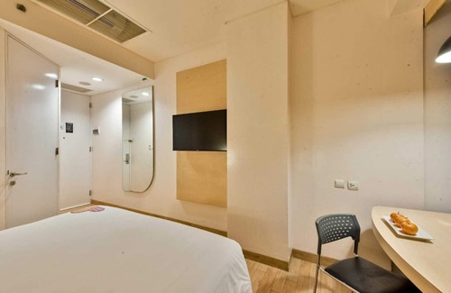 Melawai Hotel | MaxOneHotels Premier Melawai