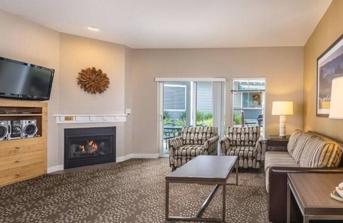 Windsor Apartment | May 24-26: BottleRock Music Festival nearby Napa-World Class Eateries & Wineries
