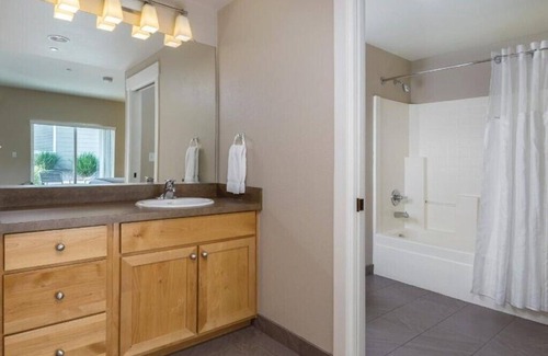 Windsor Apartment | May 24-26: BottleRock Music Festival nearby Napa-World Class Eateries & Wineries