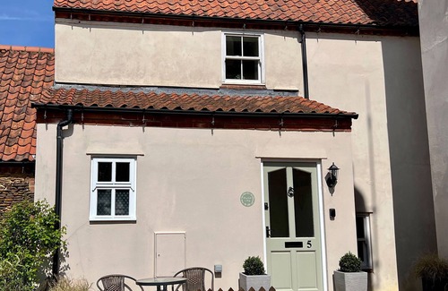 Dersingham Cottage | MAY BELL COTTAGE, pet friendly, with a garden in Dersingham