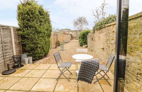 Broadway Cottage | May Cottage