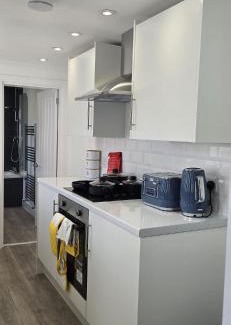 Sunderland House | May St Drive - Huge Disct-Free Wifi nd Parking
