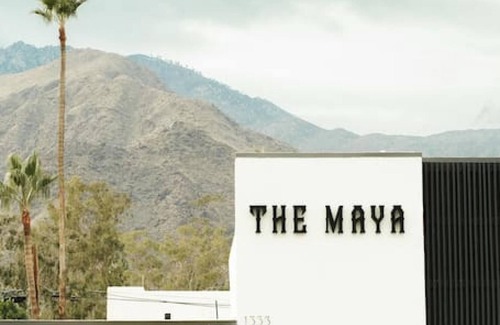Uptown Design District Apartment | Maya Family Suite