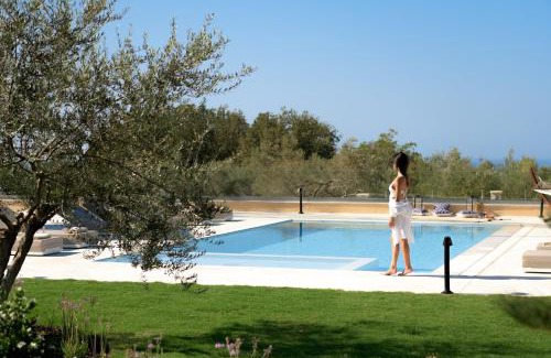 Atsipópoulon Villa | MaYa Villa, a sublime luxury villa close to Rethymno and all amenities!
