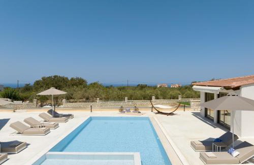 Atsipópoulon Villa | MaYa Villa, a sublime luxury villa close to Rethymno and all amenities!