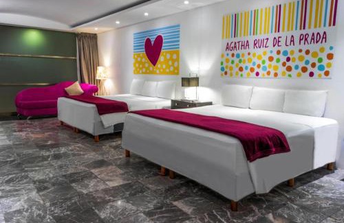 Punta Cancun Hotel | MayaFair Design Hotel