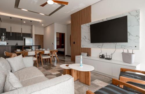 Playa Paraiso Apartment | Mayan Breeze A-204