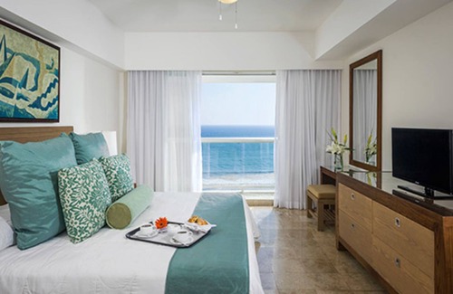 Puente del Mar Resort | Mayan Palace Master Room Acapulco-Pools-Entertainment -Golf-15 Restaurants