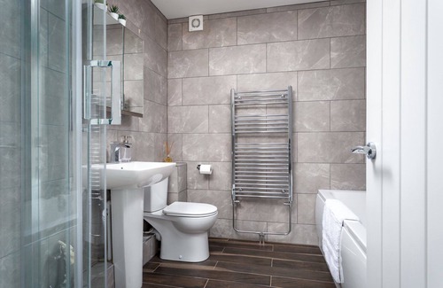 Cheltenham Apartment | Maybelle Mews