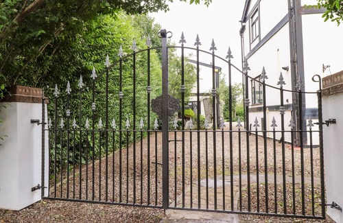 Blackpool Cottage | Mayfield Cottage