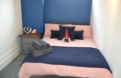 Salisbury Apartment | Mayflower 2 bed Boutique Apartment - STAYSEEKERS