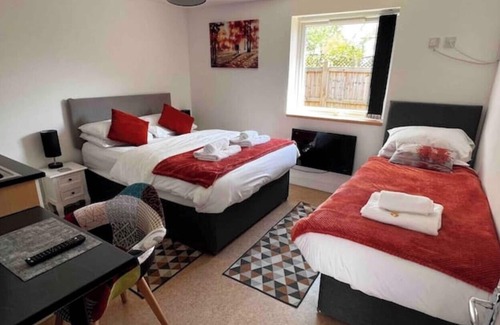 Maldon House | Mayland Motel - Large Family Room