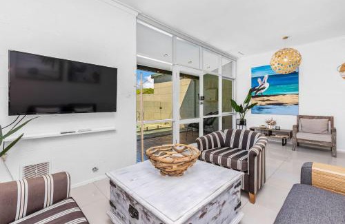 Maylands House | Maylands Coastal Vibe By Home2bnb