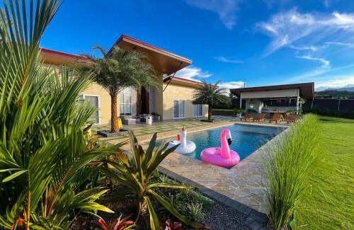 Penas Blancas Villa | Mayoli Hill Deluxe Farmhouse