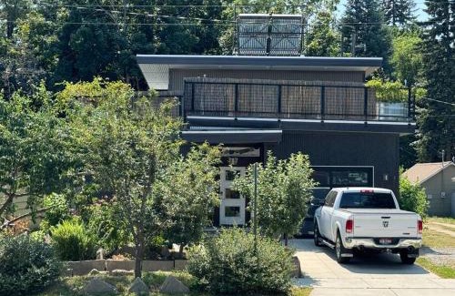 Sandpoint Villa | Mayor's Lake and Ski Suite