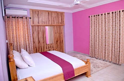 Taifa Hotel | Mays Haven