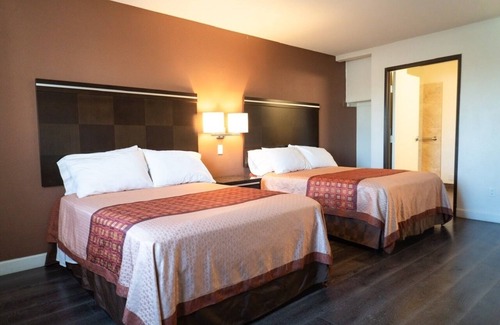 Maywood Hotel | Maywood Inn