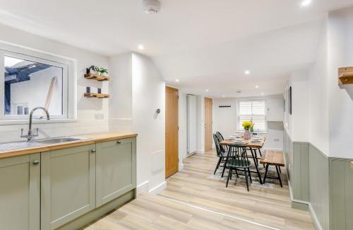 Appledore House | Maze Hill Cottage