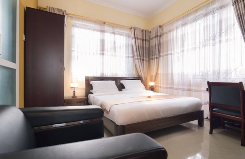 Arumeru Hotel | Mazubu grand hotel