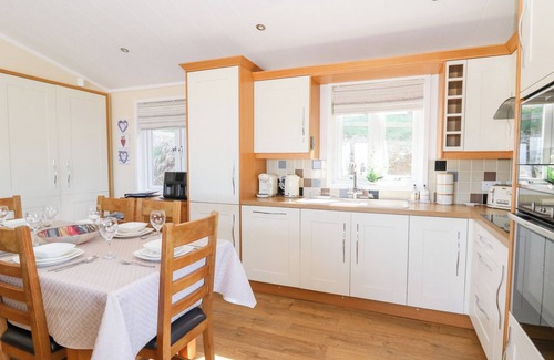 Borth Cottage | MCAULIFFE LODGE, family friendly, luxury holiday cottage in Borth