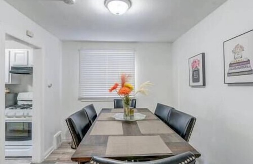 Bronzeville House | McCormick Place, 3 bedroom house