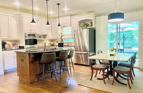 Inman House | McCullough Park - Charming 3-bedroom house with WiFi and AC in Stockbridge