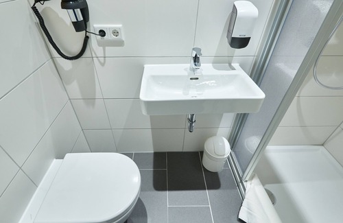 Lierenfeld Hotel | McDreams Hotel Düsseldorf-City