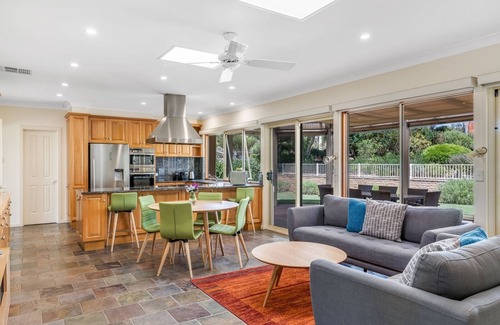 McLaren Vale House | McLaren Vale, Las Vinas Holiday Home on 4 acres