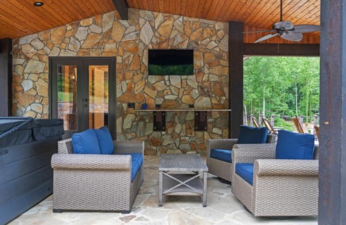 Mooresville House | McNaron Escape