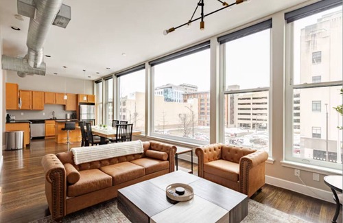 Wholesale District Apartment | McOuat Place 6A - Luxury 1 Bed Downtown Indy Apartment Prime Location