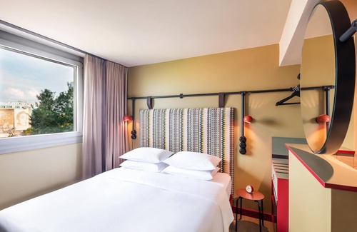 Friedrichshain-Kreuzberg Hotel | Me and All Hotel Berlin East Side, by Hyatt - NEW OPENING