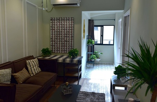 Huaihai Road Commercial Area Apartment | Me too
