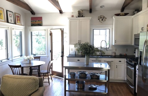 Ojai Cottage | Meadow cottage between downtown Ojai and Shelf Road trailhead less than .5 mile