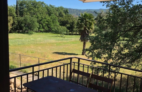 Ojai Cottage | Meadow cottage between downtown Ojai and Shelf Road trailhead less than .5 mile