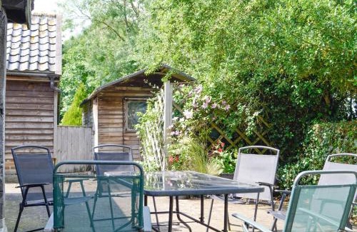 Halesworth House | Meadow Cottage